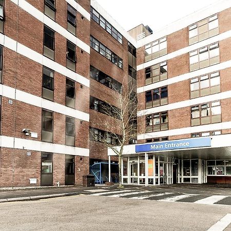 Modern Luxury Serviced Duplex Apartments By Repose- 150 Metro Court, West Bromwich Bagian luar foto