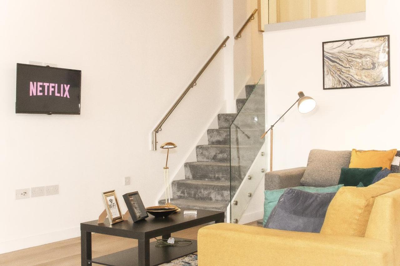 Modern Luxury Serviced Duplex Apartments By Repose- 150 Metro Court, West Bromwich Bagian luar foto