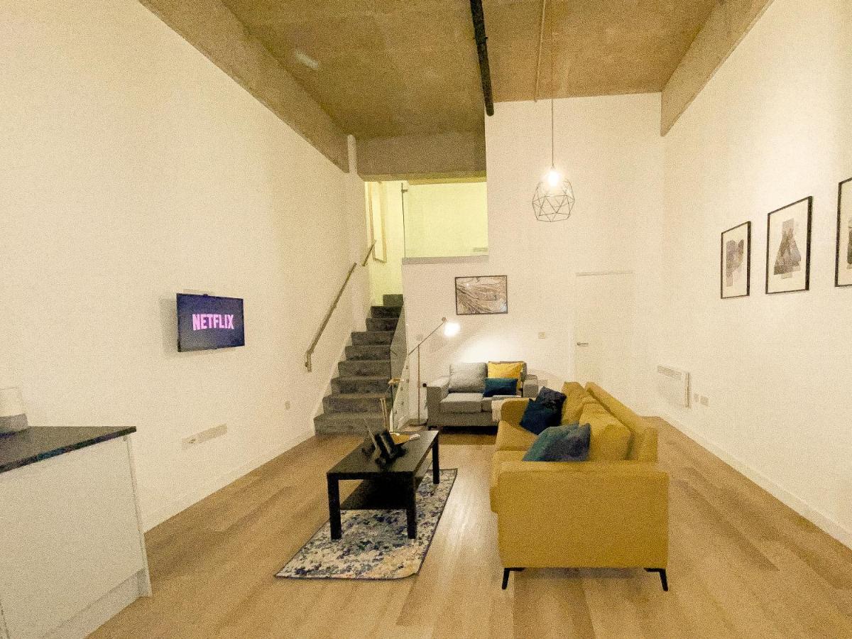 Modern Luxury Serviced Duplex Apartments By Repose- 150 Metro Court, West Bromwich Bagian luar foto