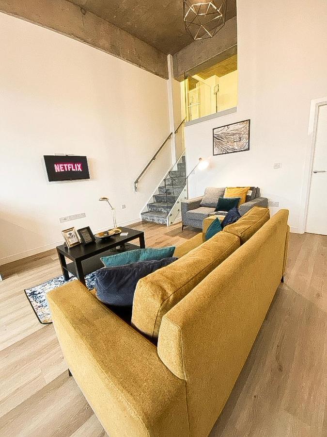 Modern Luxury Serviced Duplex Apartments By Repose- 150 Metro Court, West Bromwich Bagian luar foto