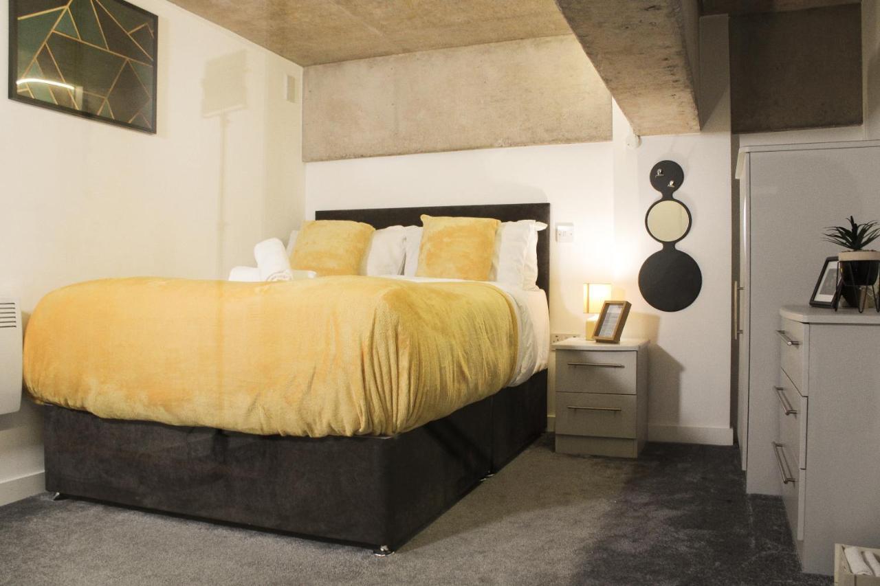 Modern Luxury Serviced Duplex Apartments By Repose- 150 Metro Court, West Bromwich Bagian luar foto