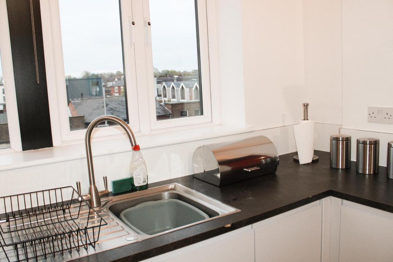 Modern Luxury Serviced Duplex Apartments By Repose- 150 Metro Court, West Bromwich Bagian luar foto