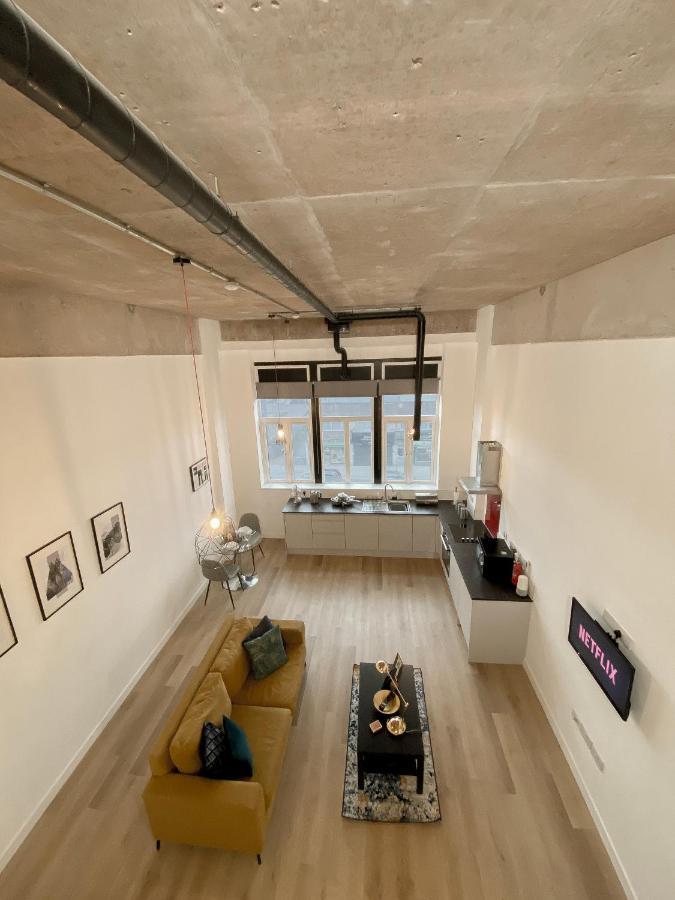 Modern Luxury Serviced Duplex Apartments By Repose- 150 Metro Court, West Bromwich Bagian luar foto