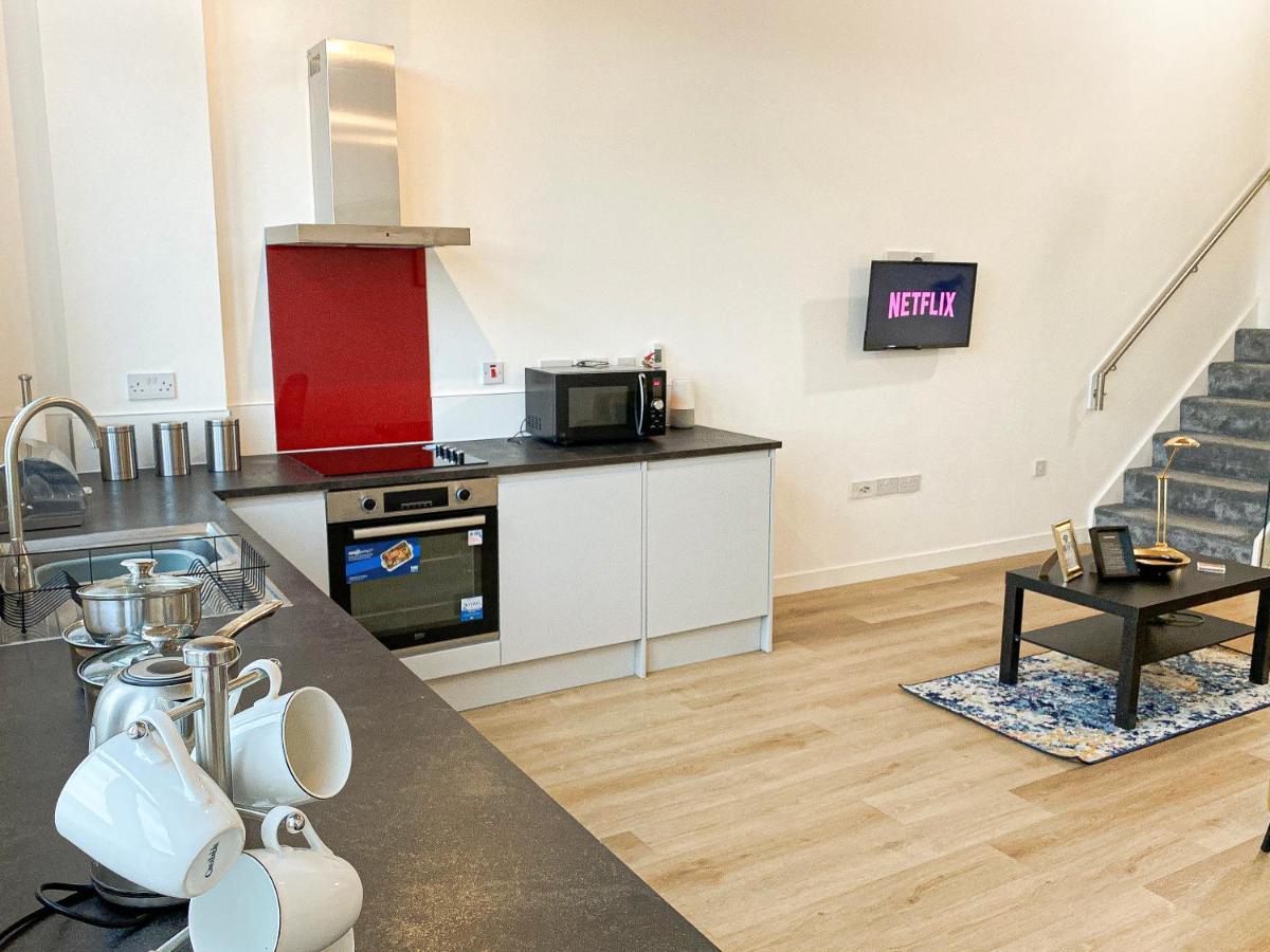 Modern Luxury Serviced Duplex Apartments By Repose- 150 Metro Court, West Bromwich Bagian luar foto