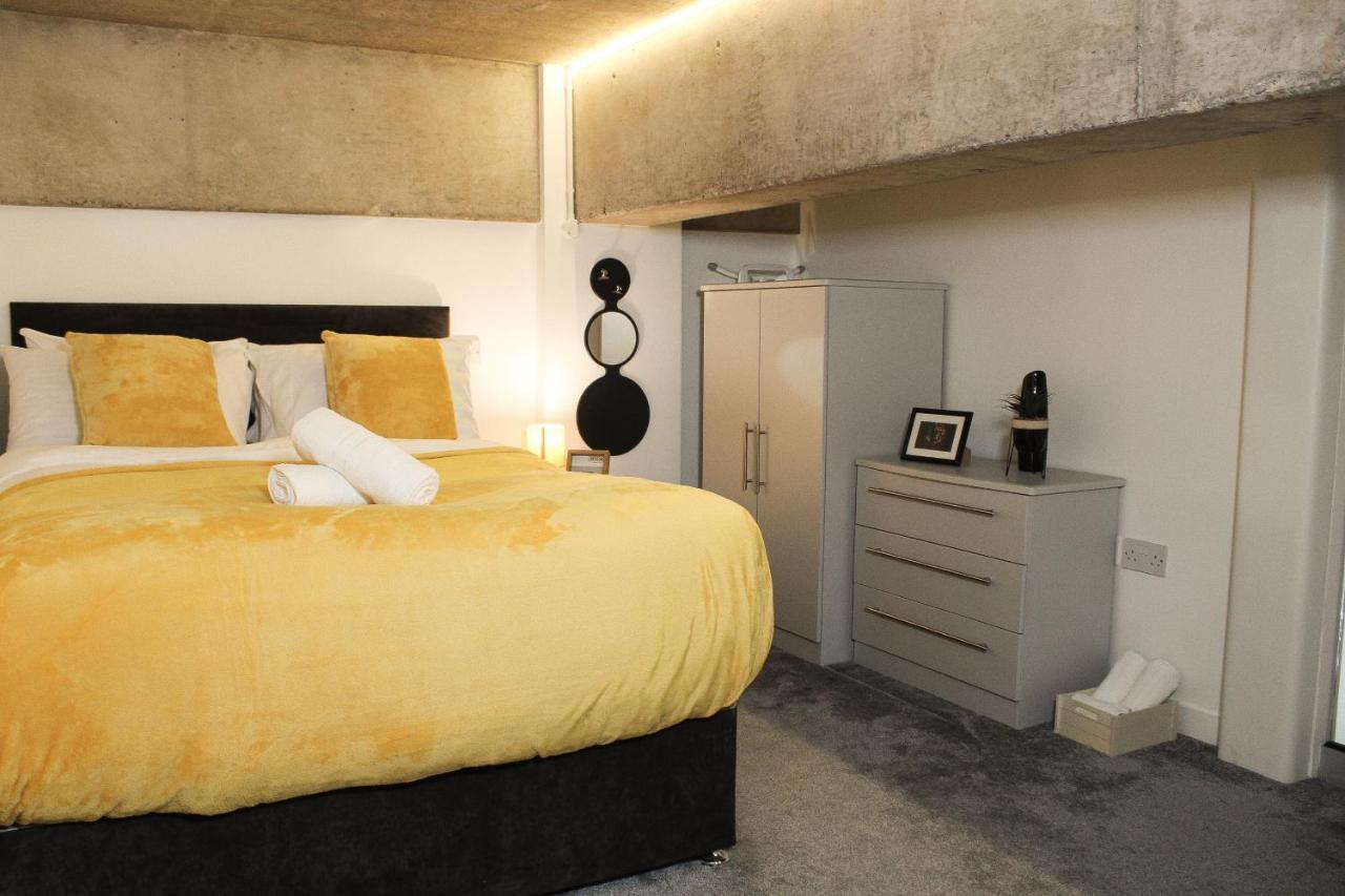 Modern Luxury Serviced Duplex Apartments By Repose- 150 Metro Court, West Bromwich Bagian luar foto