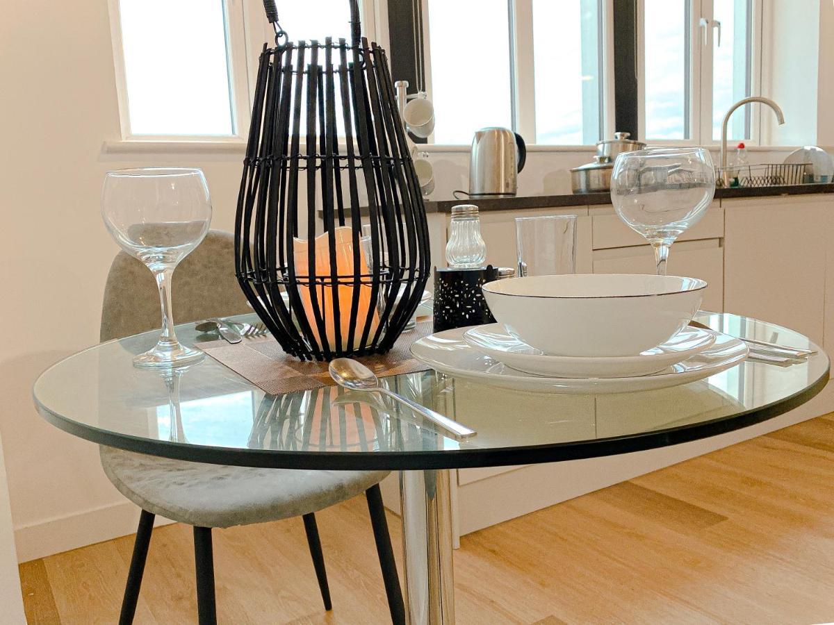 Modern Luxury Serviced Duplex Apartments By Repose- 150 Metro Court, West Bromwich Bagian luar foto