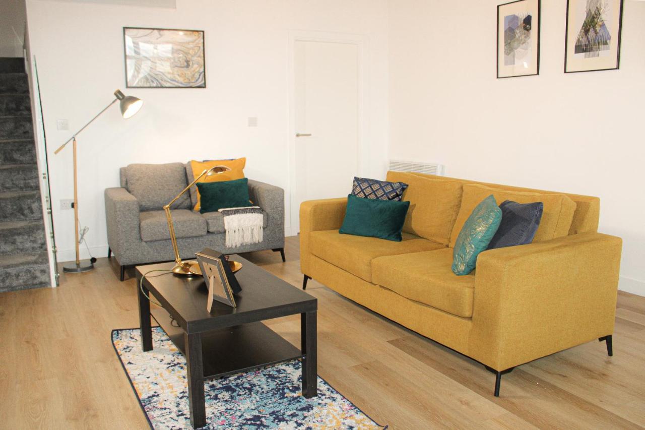 Modern Luxury Serviced Duplex Apartments By Repose- 150 Metro Court, West Bromwich Bagian luar foto